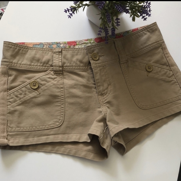 Hollister Shorts Hollister Juniors Khaki Shorts Poshmark